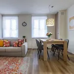 Sunlit Heaven Apartman *
