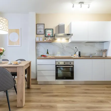 Sunlit Heaven Апартаменты