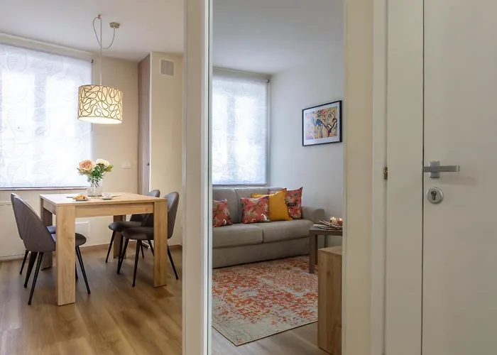 Sunlit Heaven Apartment *