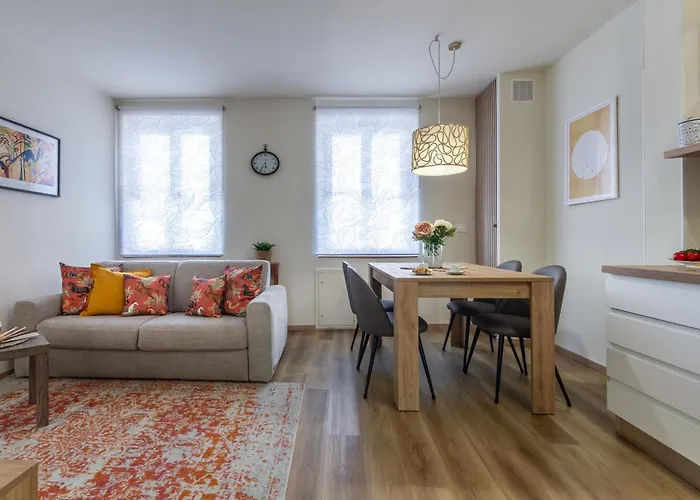 Sunlit Heaven Apartment *